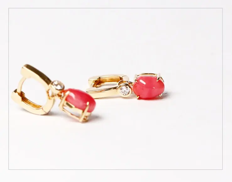 Queen Conch Pearl with White Diamond Gold Bespoke Earring - Image 2