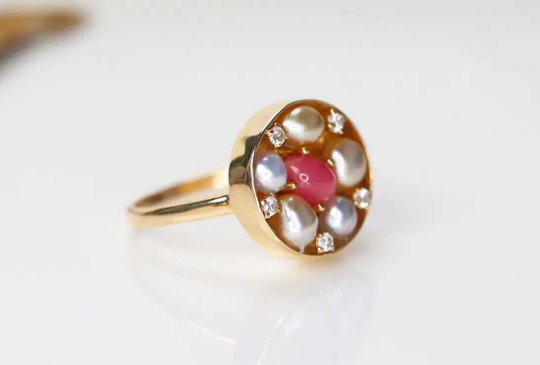 Cluster Design Queen Conch Pearl & Diamond Disc Ring - 18K Yellow Gold - Image 8